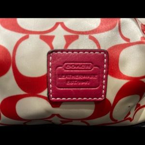 Coach small shoulder bag pink /white